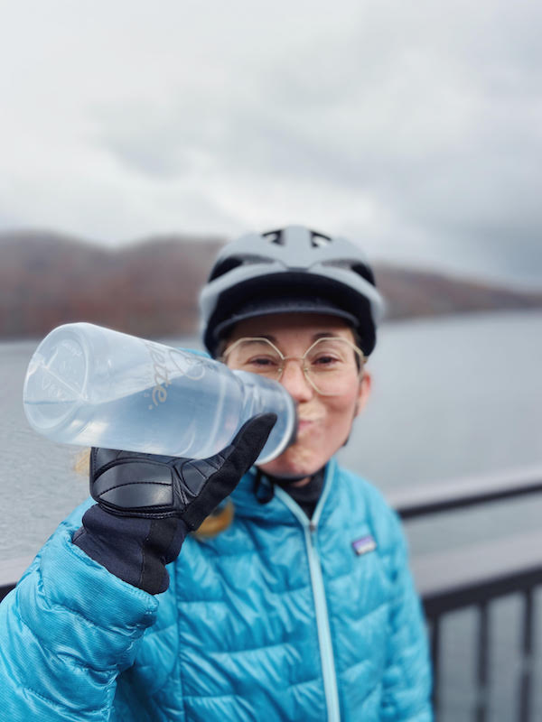 Camille Pic on a bike in Japon with Abicyclette Voyages