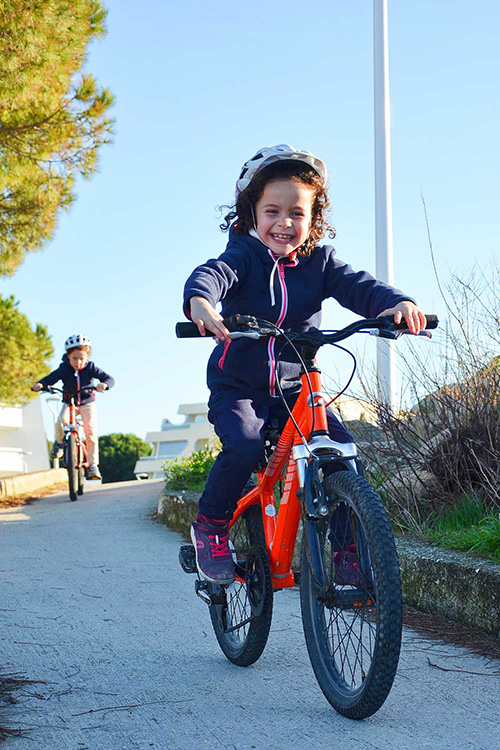 Enfants à vélo