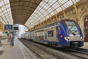 train dans une gare