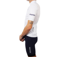 Maillot blanc porté homme