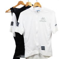 Maillot blanc porté cintre