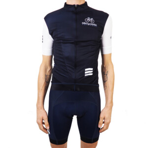 Maillot bleu porté homme