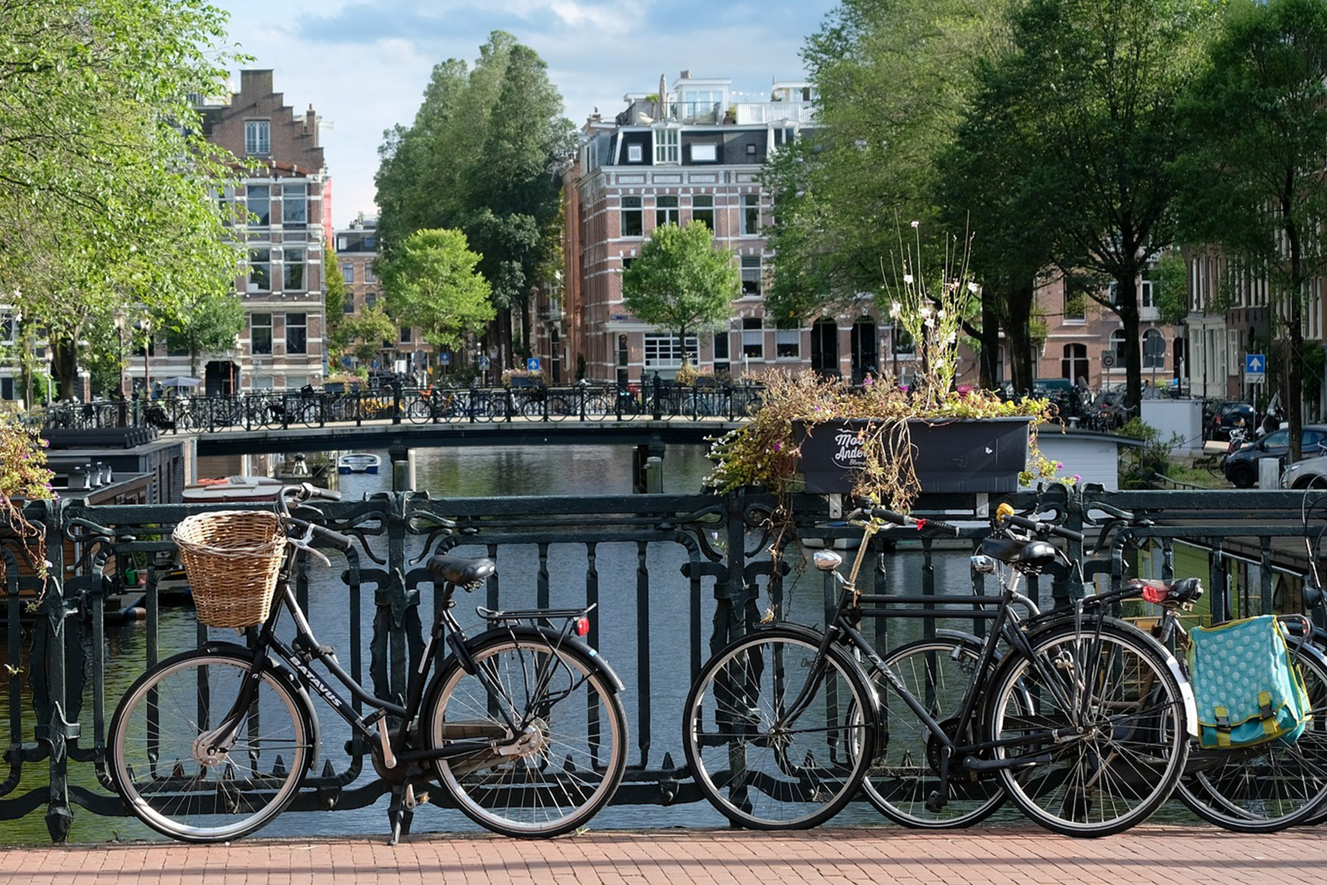 Vue sur les canaux d'Amsterdam