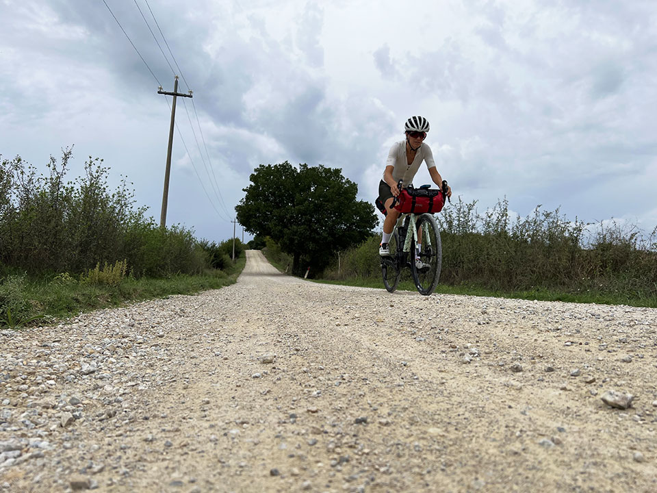 Chemin de gravier à vélo