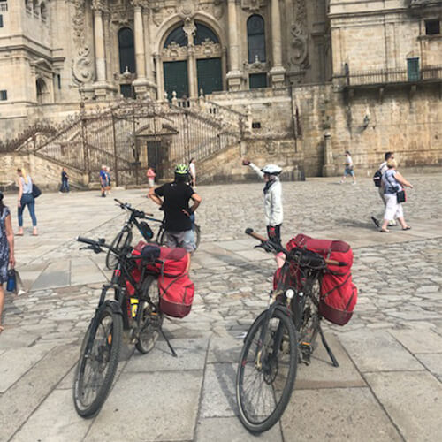 Dominique et Jean-Michel voyagent à vélo