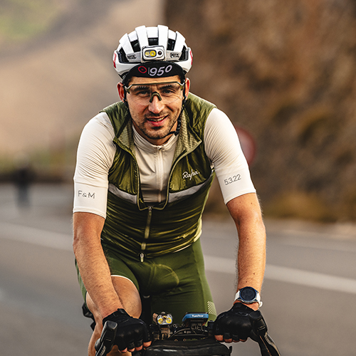 Gros plan sur Fabien sur son vélo