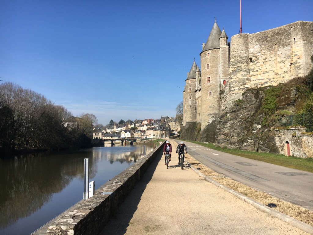 Bike path along the Josselin Castle