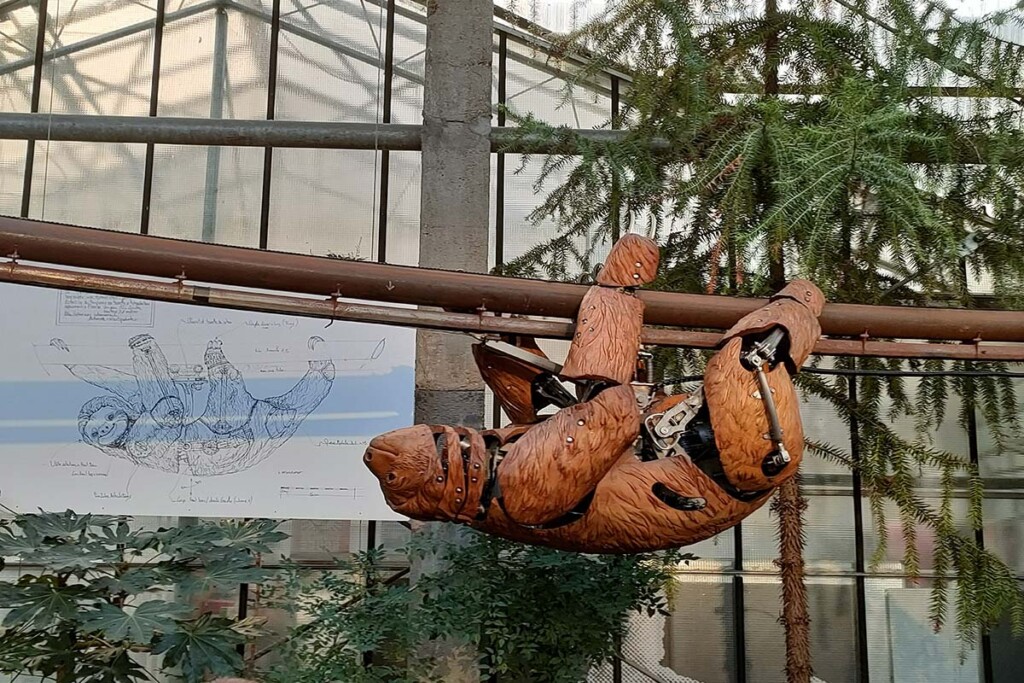 One of Nantes' mechanical machines depicting a sloth