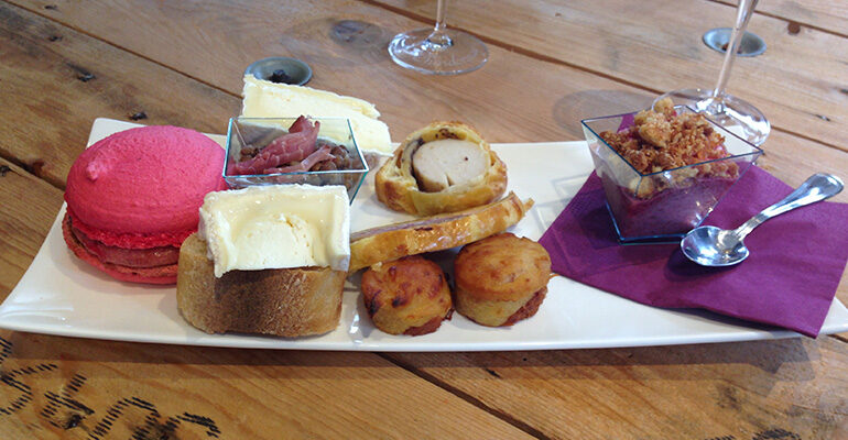 Assiette de dégustation de produits de la région