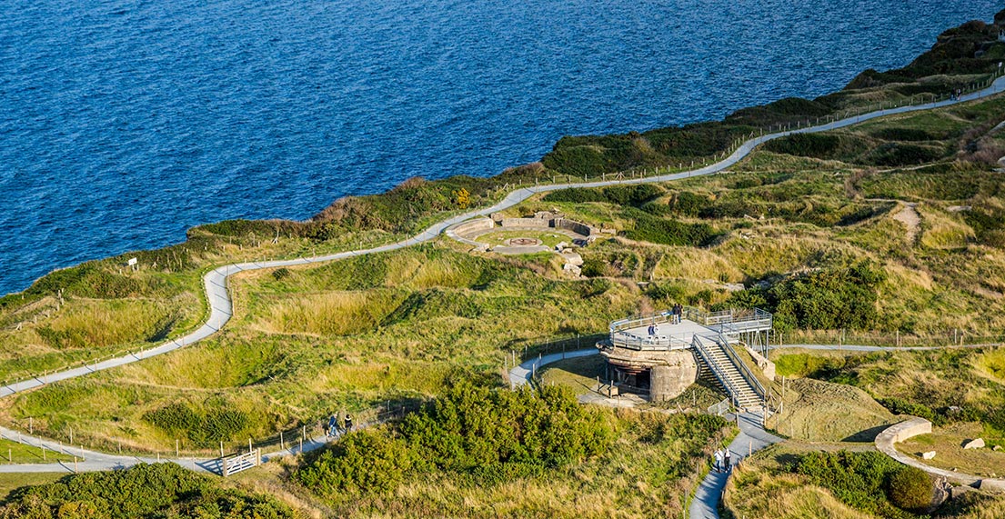 La pointe du Hoc et ses chemin menant a des fortifications