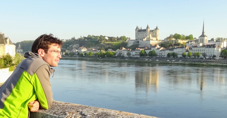 vue chateau de saumur bord de loire