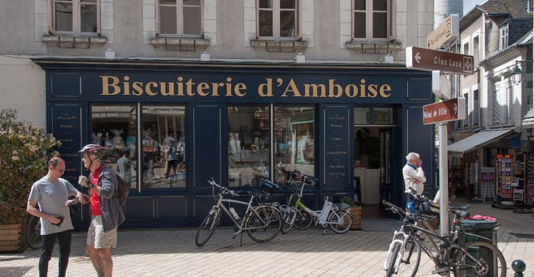 Vélos devant la biscuiterie d'Amboise Val de Loire : Patrimoine mondial