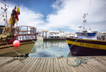 Bâteaux de pêche sur l'Île d'Yeu à vélo