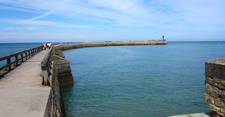 Jetée de Port en Bessin Bayeux et la Côte de Nacre