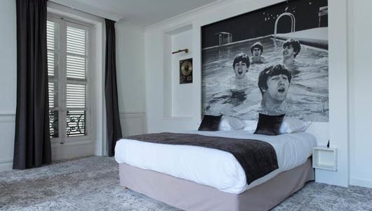 Granche chambre tons blanc noir gris Hôtel François 1er à La Rochelle