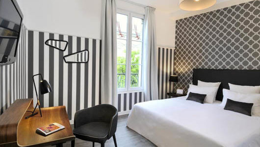 Chambre tons gris noir blanc Hôtel Le Londres