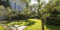 Jardin Hôtel du château de Mazan halte vacances à vélo