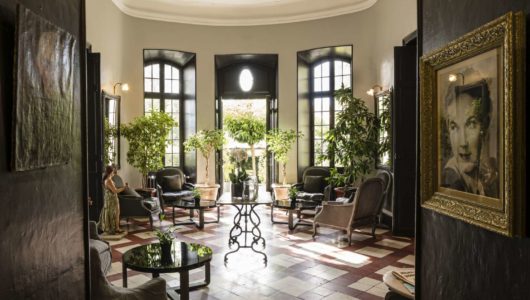 Jardin d hiver de l'Hôtel du château de Mazan séjour à vélo