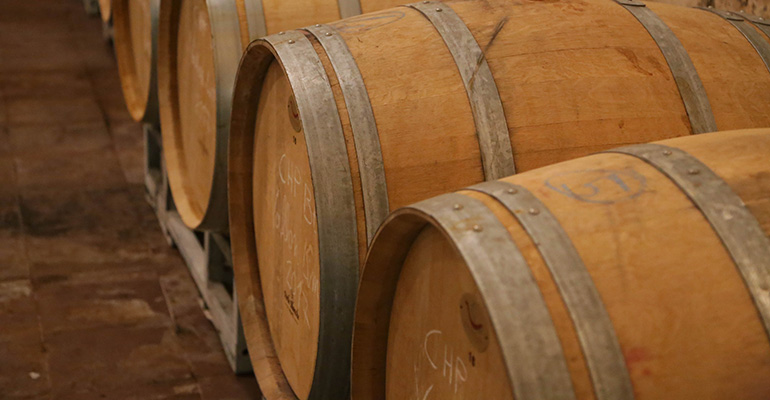 Barils de vin vacances à vélo oenologie