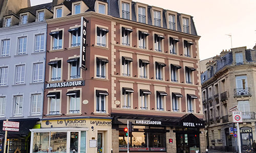 Façade hôtel ambassadeur à Cherbourg