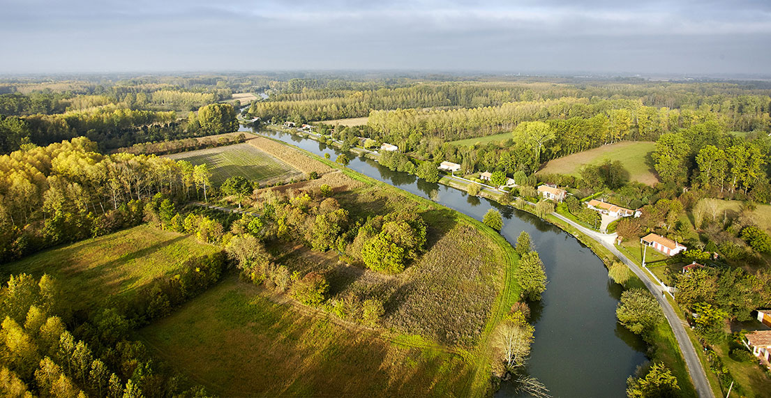 Vue aérienne sur le marais poitevin