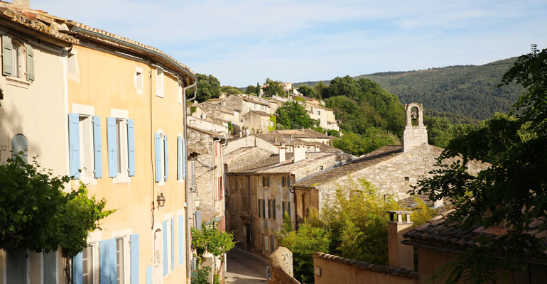 Le village de Ménerbes figure parmi les plus beaux villages de France.