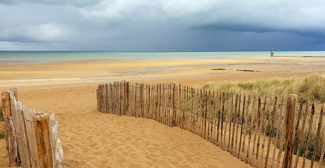 Longue plage de sable