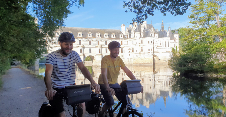 Chenconeau à vélo entre amis