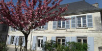 Façade de la Chambre d’Hôtes La Closerie Saint Jacques à LOCHES