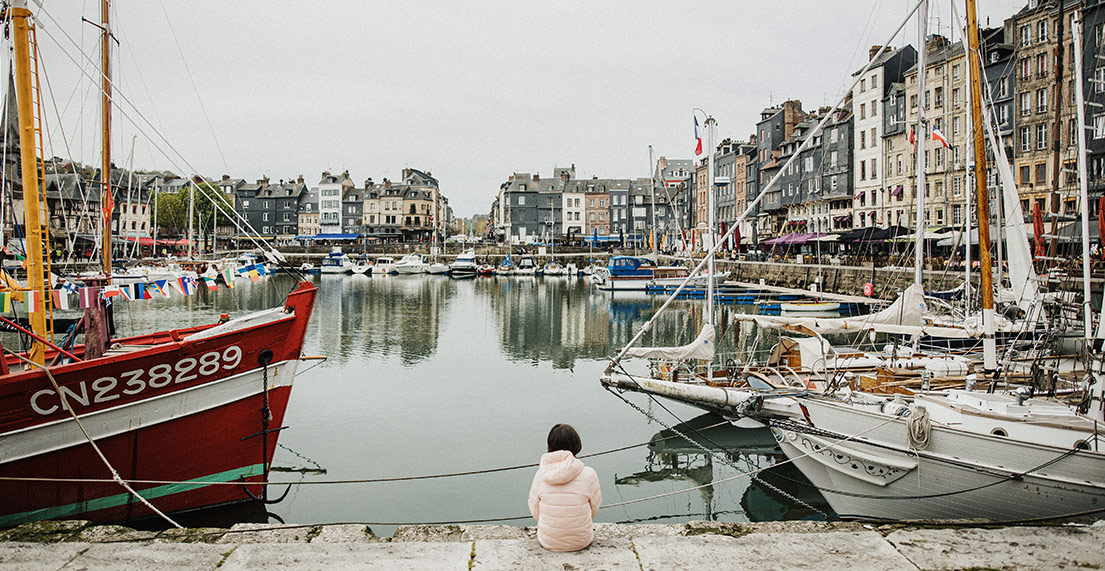 Le port de Honfleur et ses bateaux a voiles