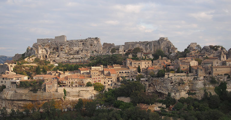 Le village des Baux de Provence au cœur des Alpilles