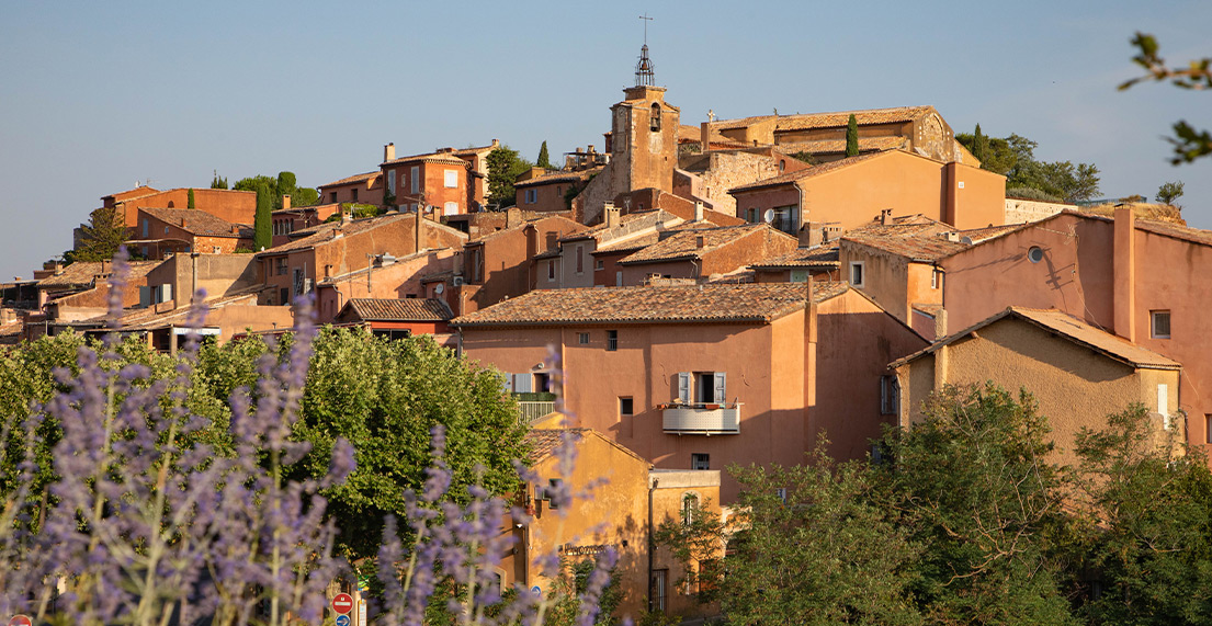 Vue sur les toits de Roussillon