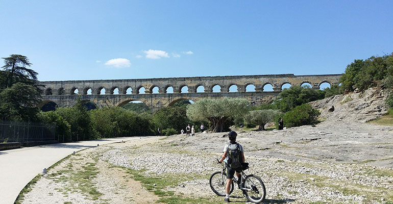 Aqueduc romain à Nîmes