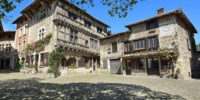 Façade de l'hostellerie du vieux Pérouges