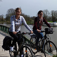 voyageuses à vélo sans casque