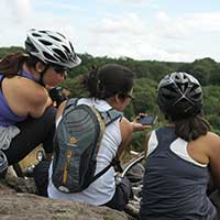 trois voyageuses à vélo