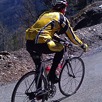 voyageur en vélo de route