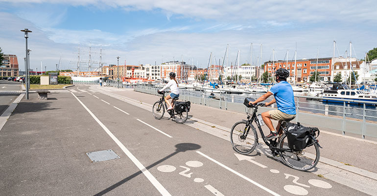 Piste Cyclable Velo Bois De Boulogne Vélo Cargo électrique Yuba