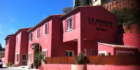 Façade de l'Hôtel La Maison des Ocres Roussillon