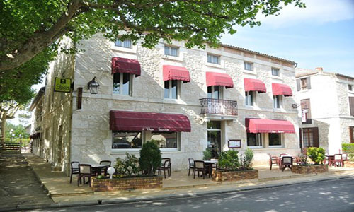 Façade de l'hotel restaurant l'Etape Gasconne