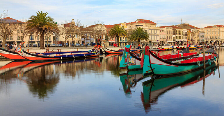 Barques sur les canaux d'Aveiro