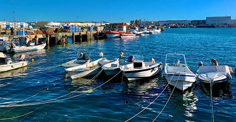 Bateaux dans le port d'Olhao