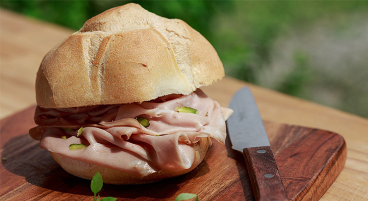 sandwich à la mortadelle