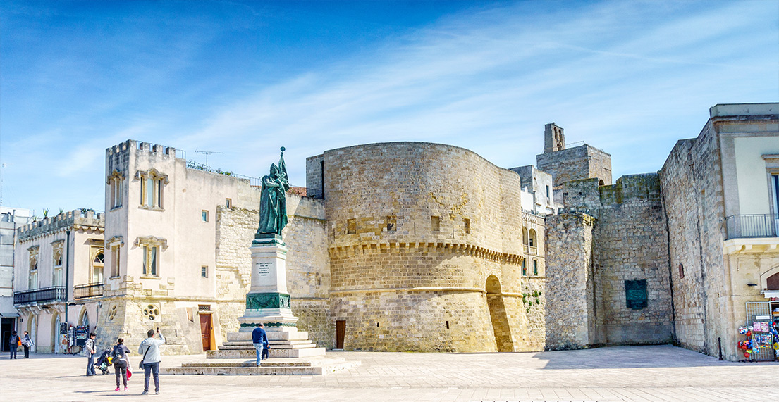 Une forteresse dans un village