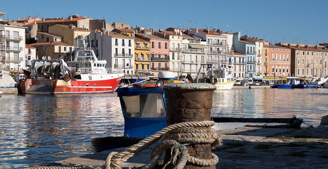 Le port de Sete et ses maisons colorées