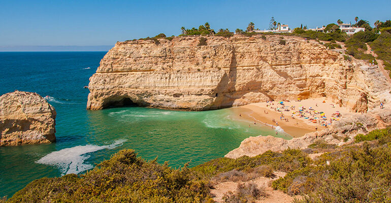 Jolie plage et crique à Carvoeiro