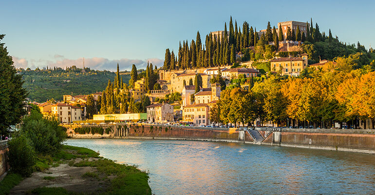 Ville de Vérone et son fleuve