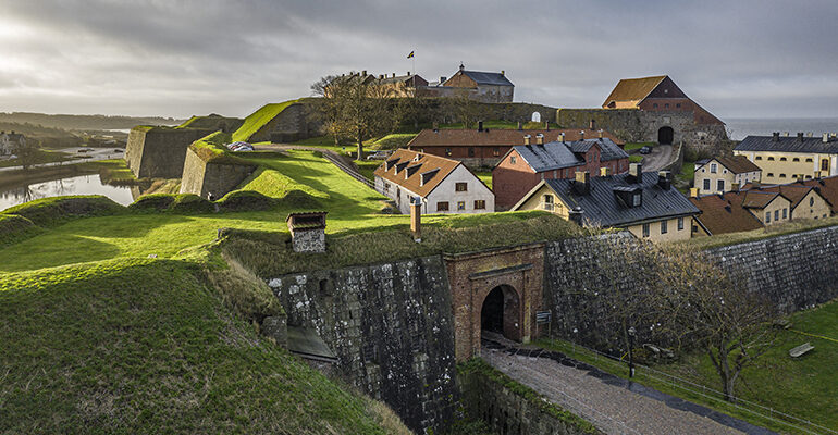 Le village historique de Varberg et sa forteresse