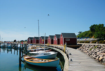 Port suédois et ses maisons typiques de pêcheurs