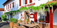 Façade Hôtel du Fronton - Maison Bonnet - ITXASSOU